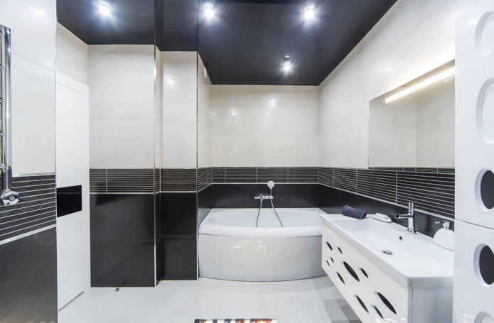 Plafond extensible mat plafond dans la salle de bain