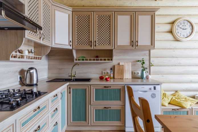 tablier sous le plan de travail de la cuisine
