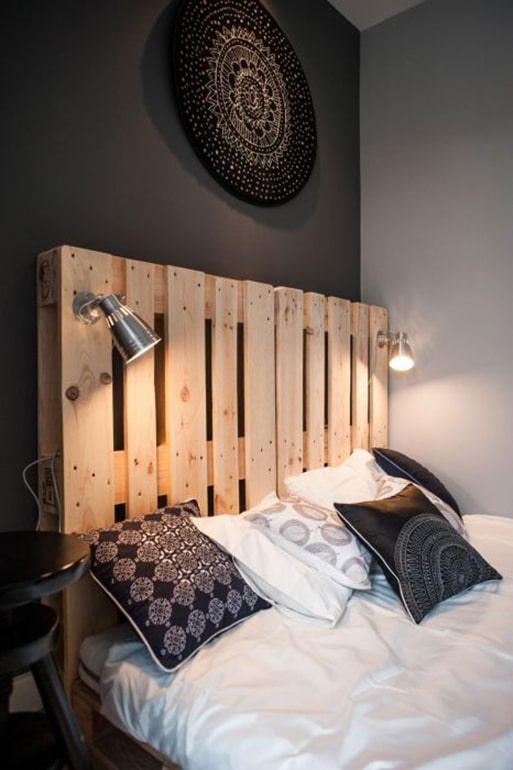 Tête de lit en palettes