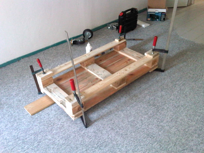 Assemblage de la table