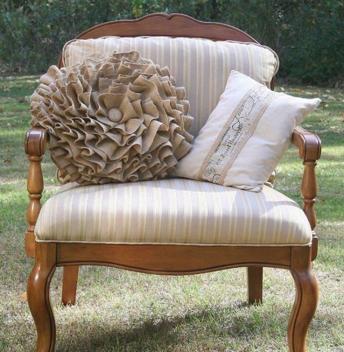 coussin en toile de jute