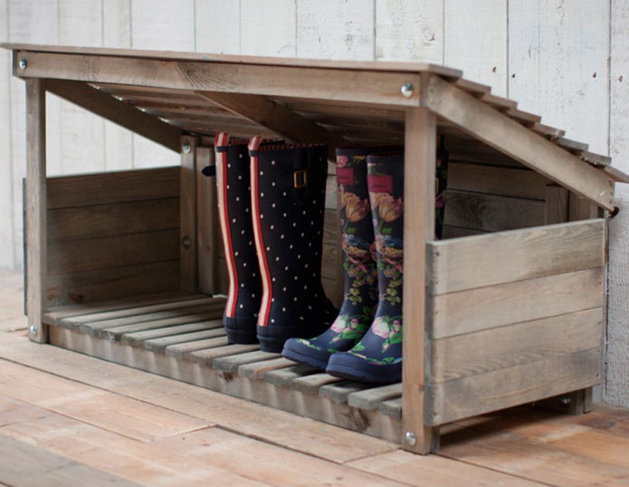 Maison en planches à chaussures