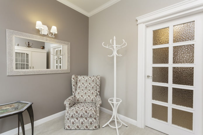 portes avec verre nervuré à l'intérieur