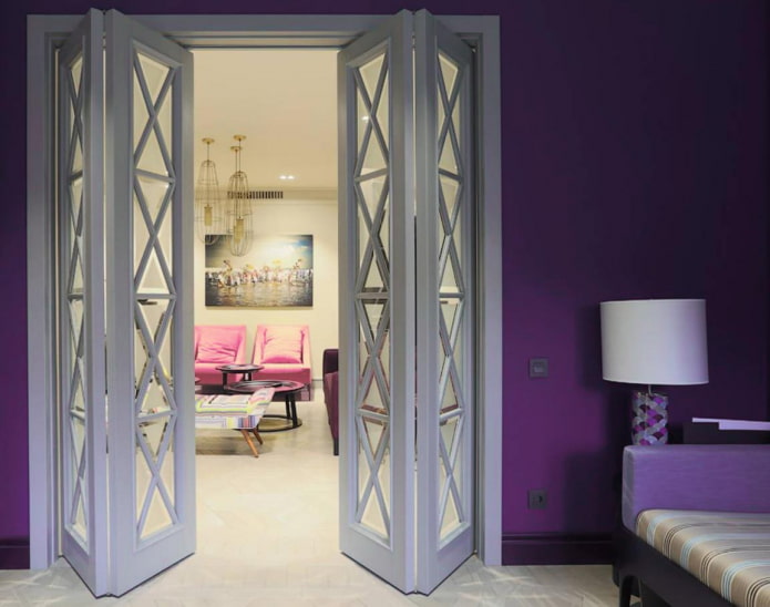 Portes pliantes vitrées à l'intérieur
