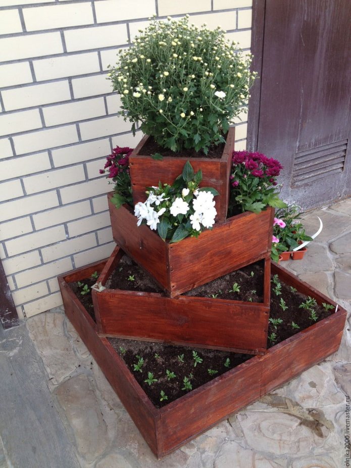 parterre de fleurs en caisses
