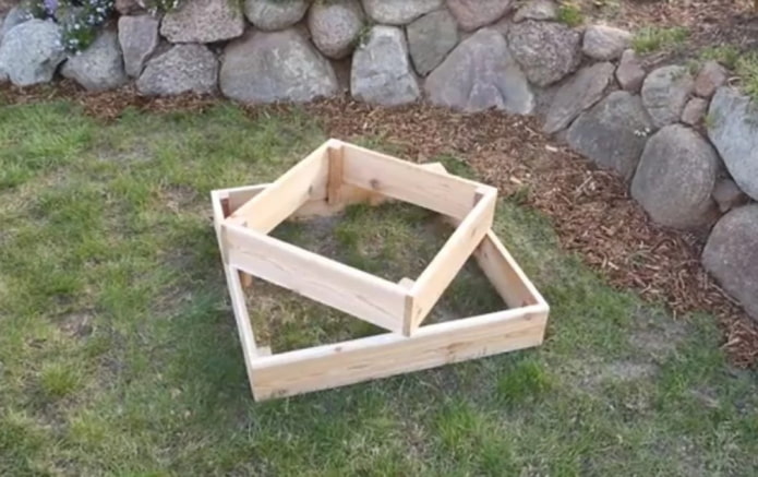 Parterre de fleurs en bois à faire soi-même