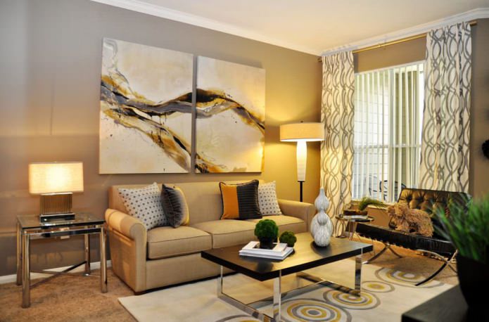Peinture modulaire dans l'intérieur du salon