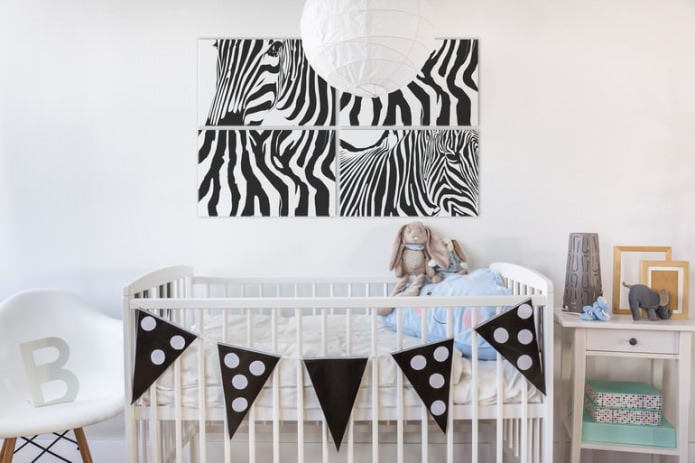 Peinture modulaire à l'intérieur d'une chambre d'enfant pour un nouveau-né