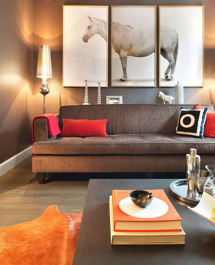 tableau modulaire avec l'image d'un cheval dans le design du salon