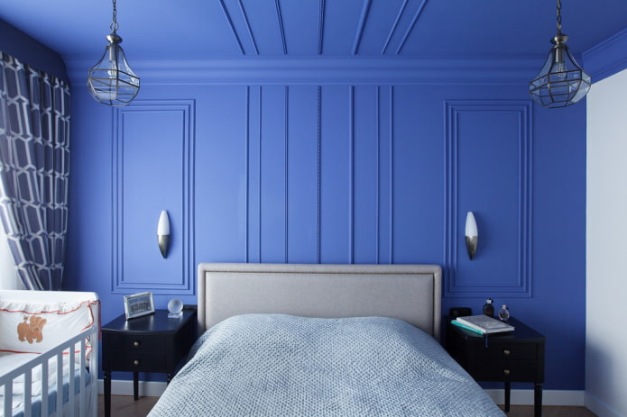 placer des moulures murales à l'intérieur