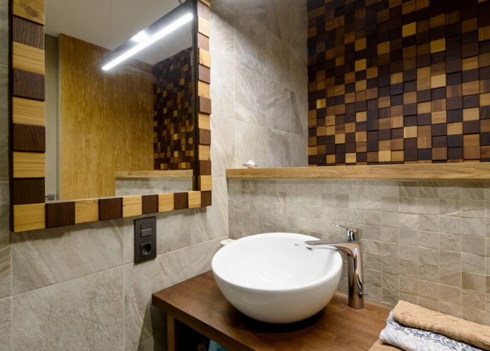 Carrelage mosaïque en bois dans la salle de bain