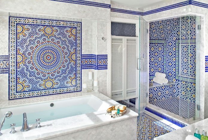 Carrelage mosaïque marocain dans la salle de bain