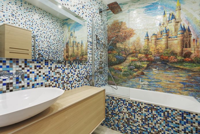 Panneau de mosaïque dans la salle de bain