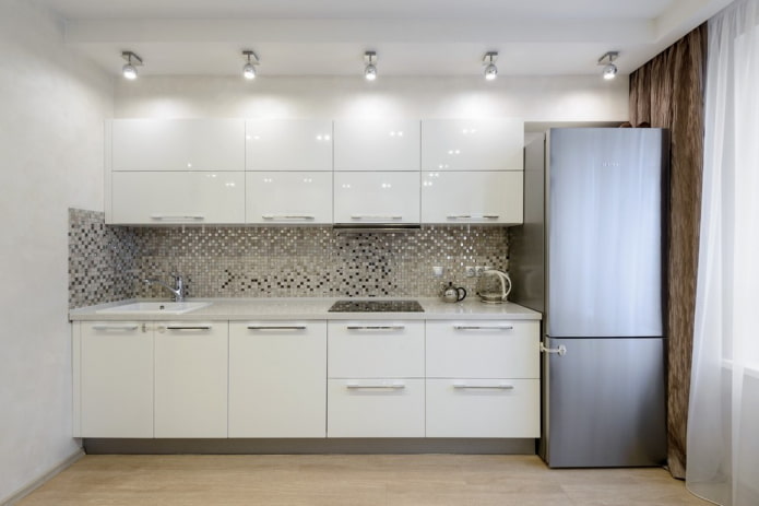 Carrelage mosaïque argenté dans la cuisine