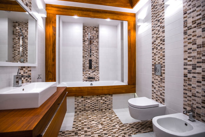 Décoration mosaïque partielle à l'intérieur