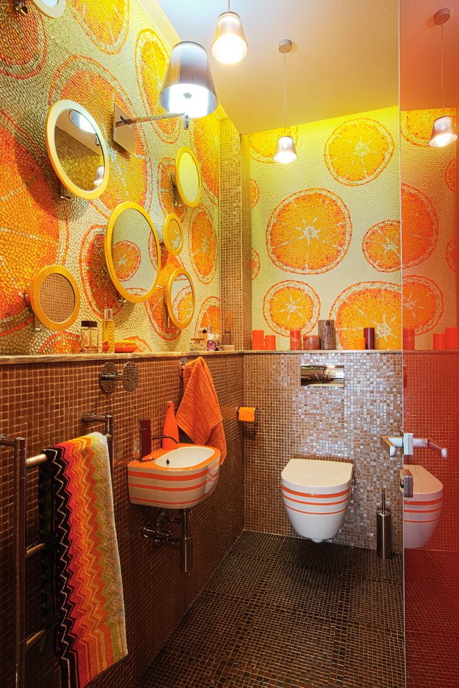 mosaïque à l'intérieur des toilettes