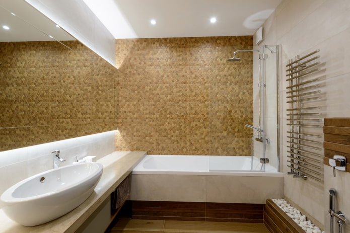 mosaïque hexagonale dans la salle de bain