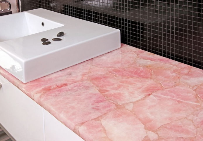comptoir en marbre rose