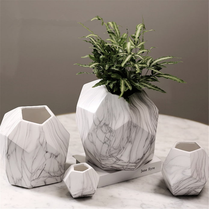 vase texturé en marbre