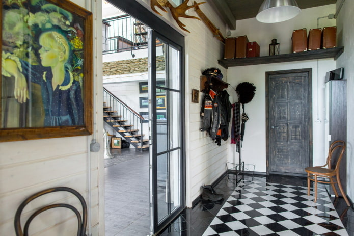 carrelage de sol noir et blanc à l'intérieur