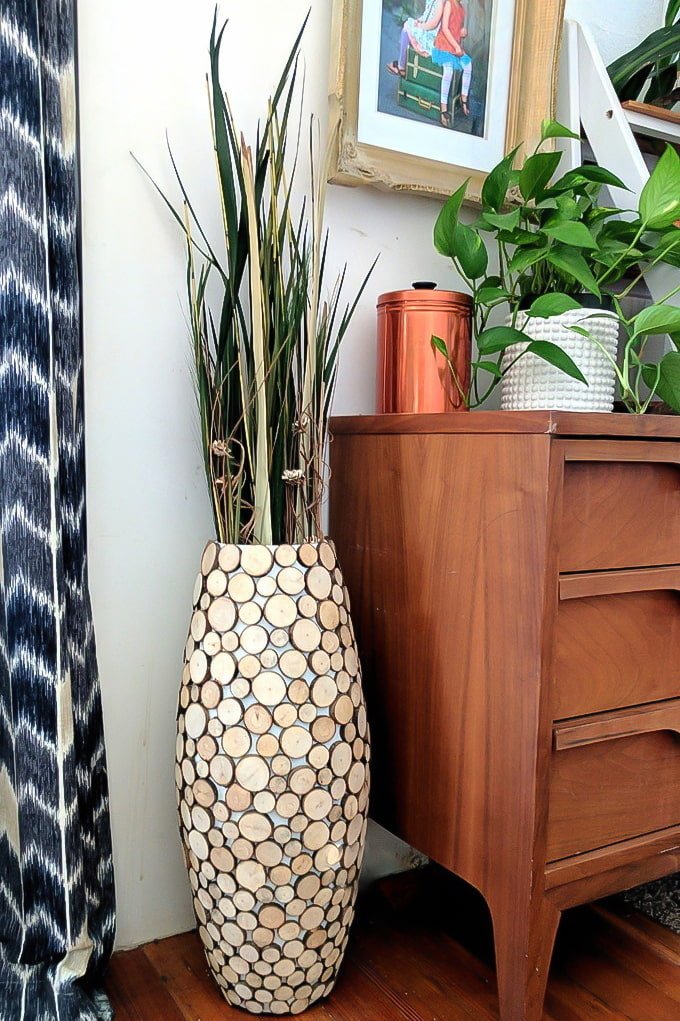 Décor de vase découpé en bois