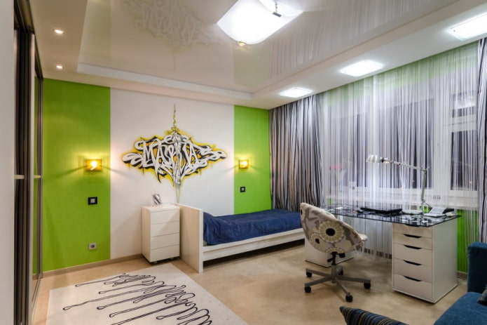 plafond tendu avec une surface brillante