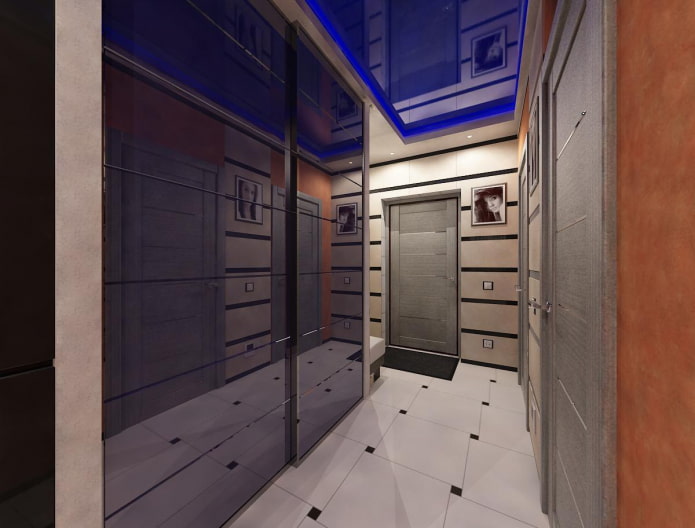 structure de plafond tendu bleu dans le couloir