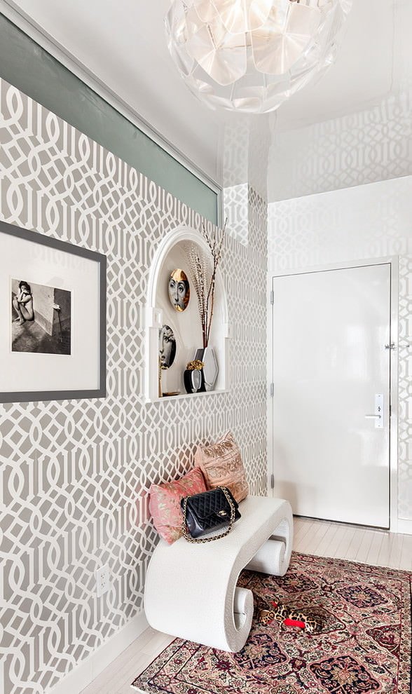 Plafond tendu brillant dans le couloir