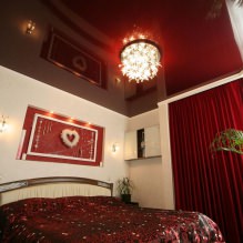 Plafonds tendus dans la chambre-0
