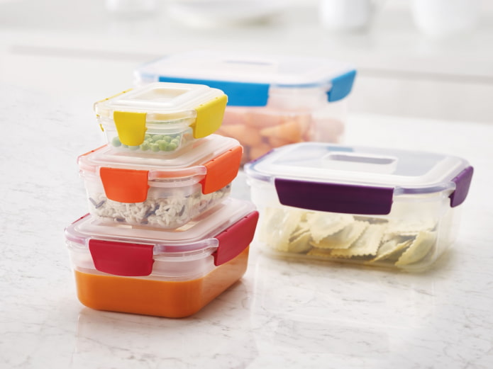 Récipients en plastique