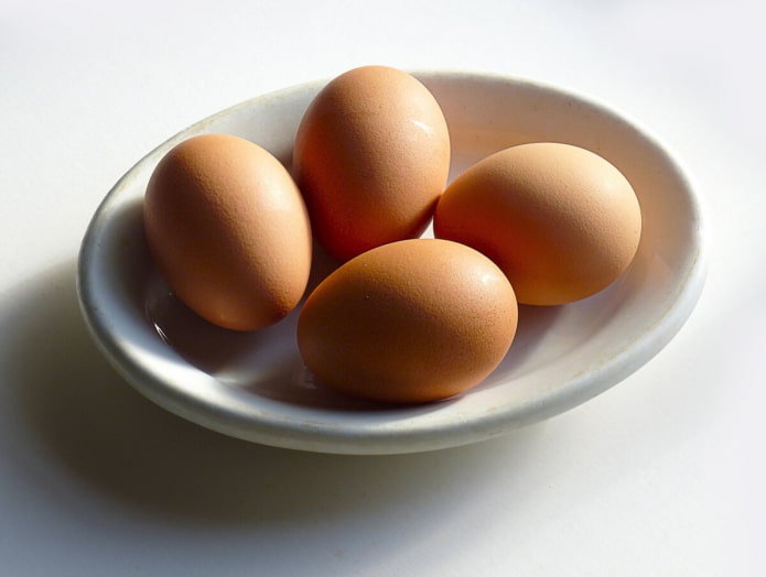 Œufs sur une assiette