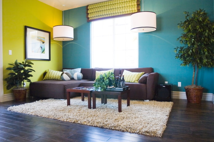 Salon jaune et turquoise