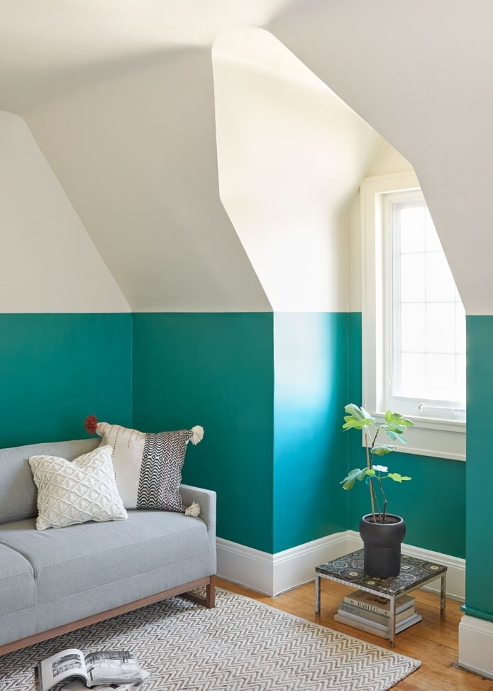 fond vert dans la chambre mansardée