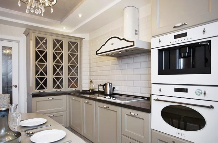 Intérieur de cuisine de style néoclassique