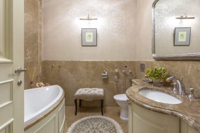 Intérieur de salle de bain de style néoclassique