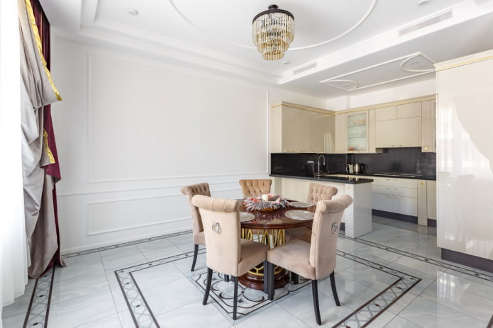 finition du sol dans un intérieur de style néoclassique