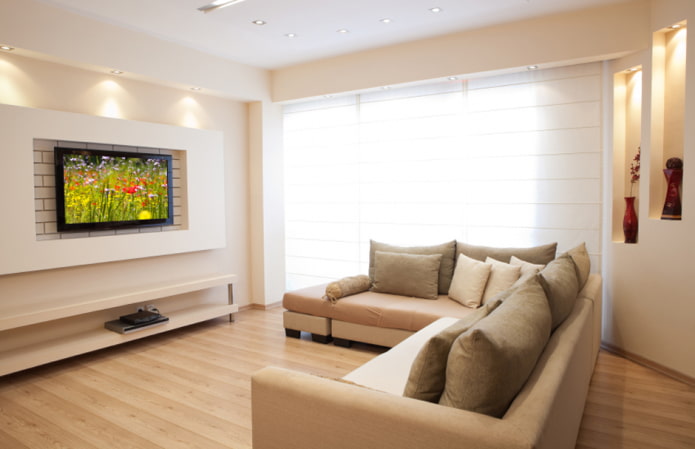 Téléviseur dans une niche en plaques de plâtre à l'intérieur