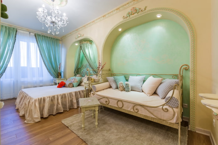 niche avec enduit décoratif à l'intérieur de la chambre d'enfant