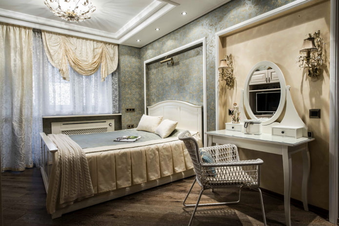 niche avec bordure dans l'intérieur de la chambre