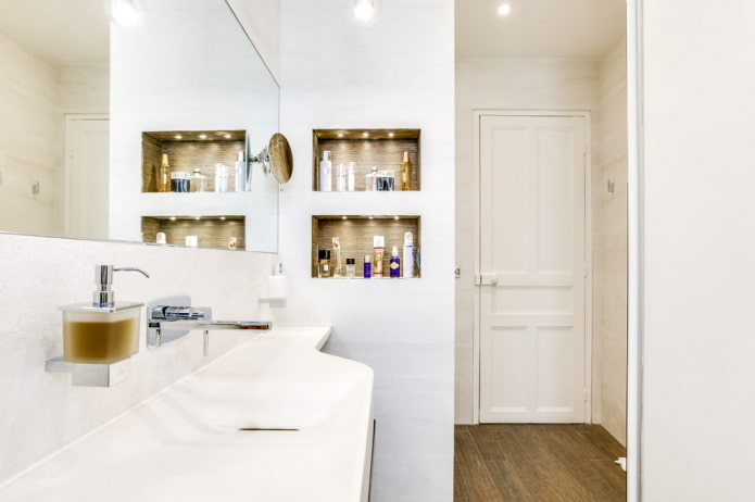 niches pour shampoings dans la salle de bain