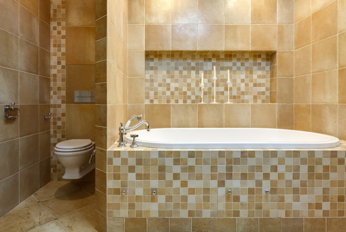 niches de mosaïques à l'intérieur de la salle de bain
