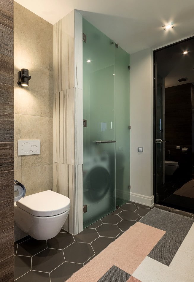 niche cachée dans la salle de bain