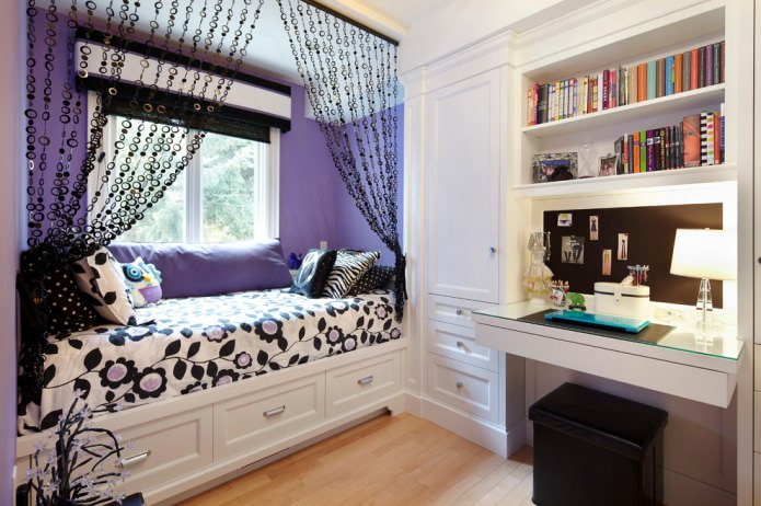 Rideaux en fil noir pour une chambre d'enfant