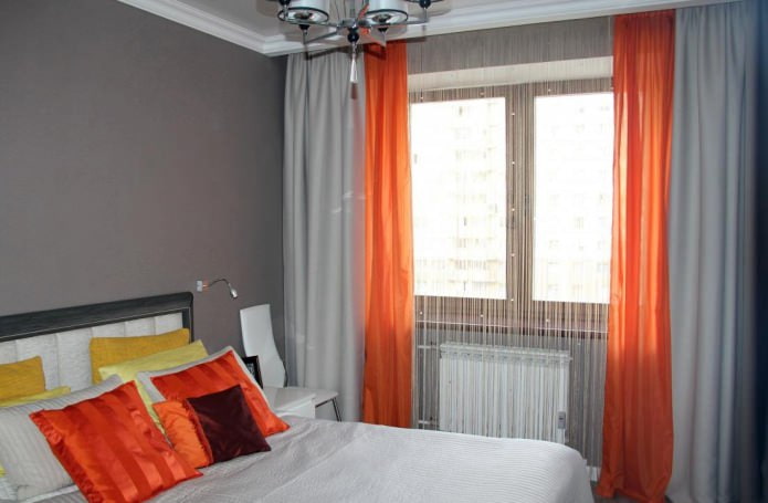 Chambre avec rideaux en fils