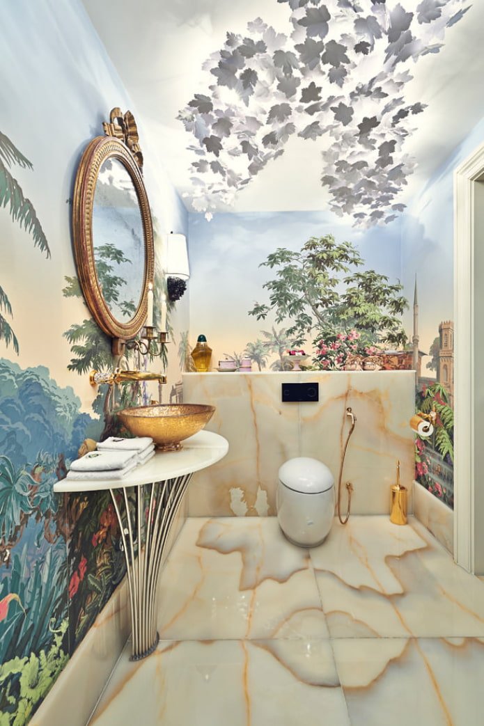 toilettes avec décoration de papier peint 3D dans un style tropical
