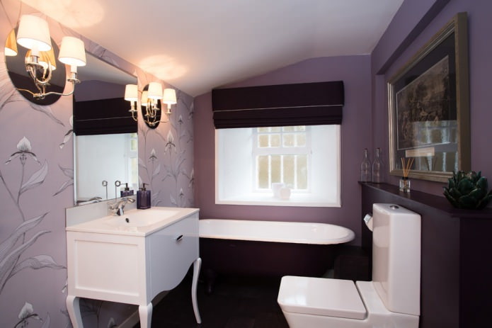 Papier peint dans la salle de bain