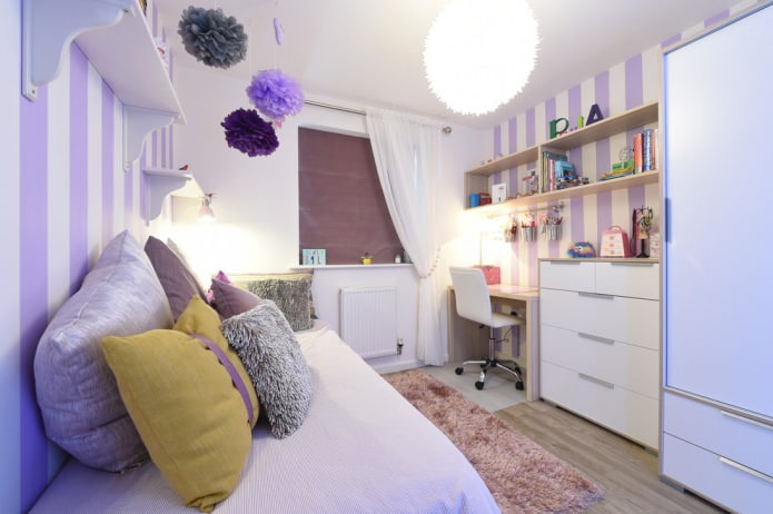 chambre d'enfant blanche et lilas
