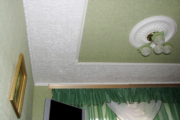 Papier peint avec dalles de plafond