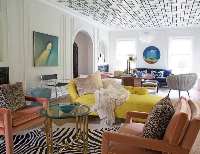 Papier peint de plafond dans le salon
