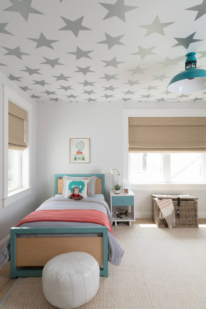 papier peint de plafond blanc à l'intérieur
